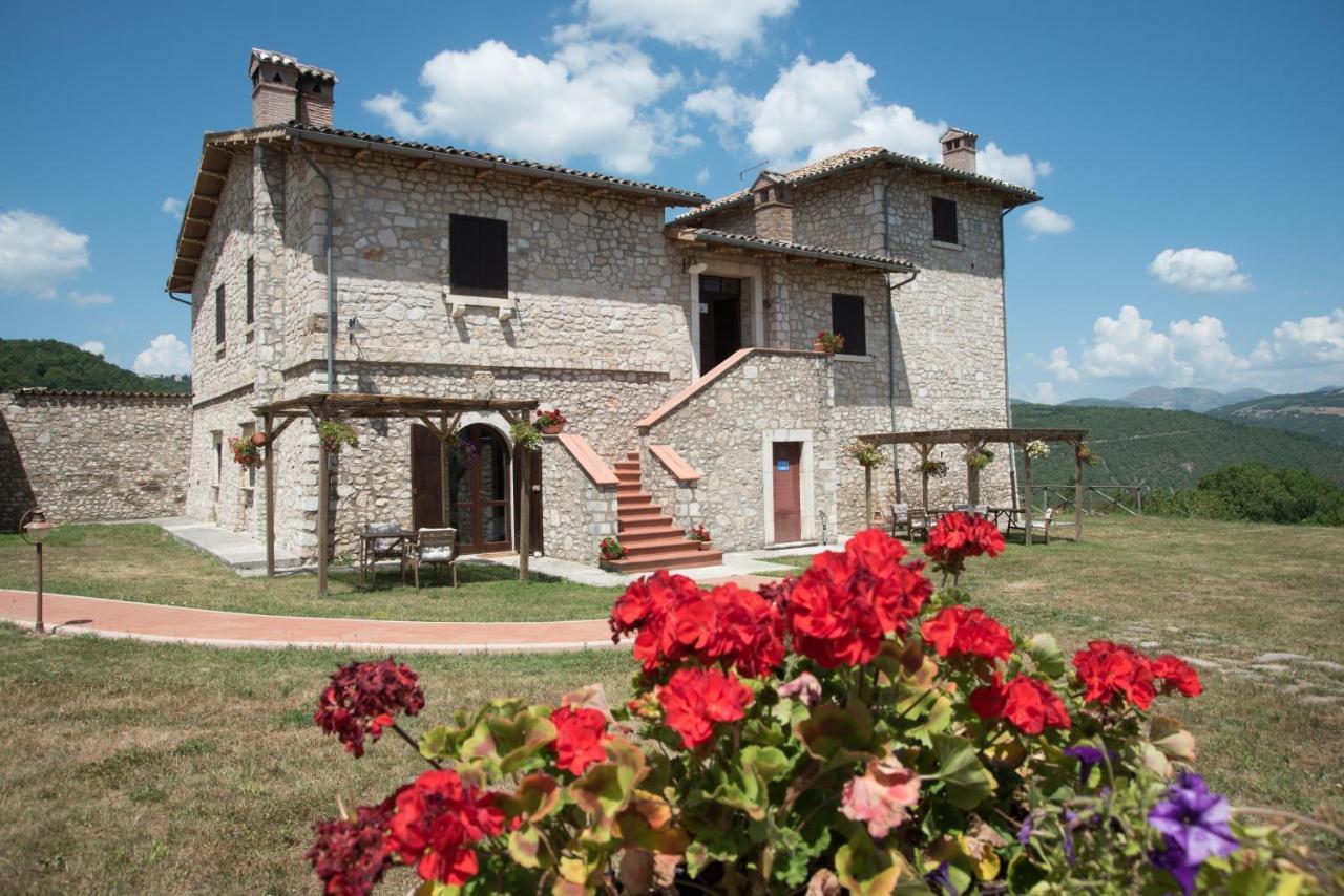 Agriturismo La Commenda-Adults Only กาสเชีย ภายนอก รูปภาพ