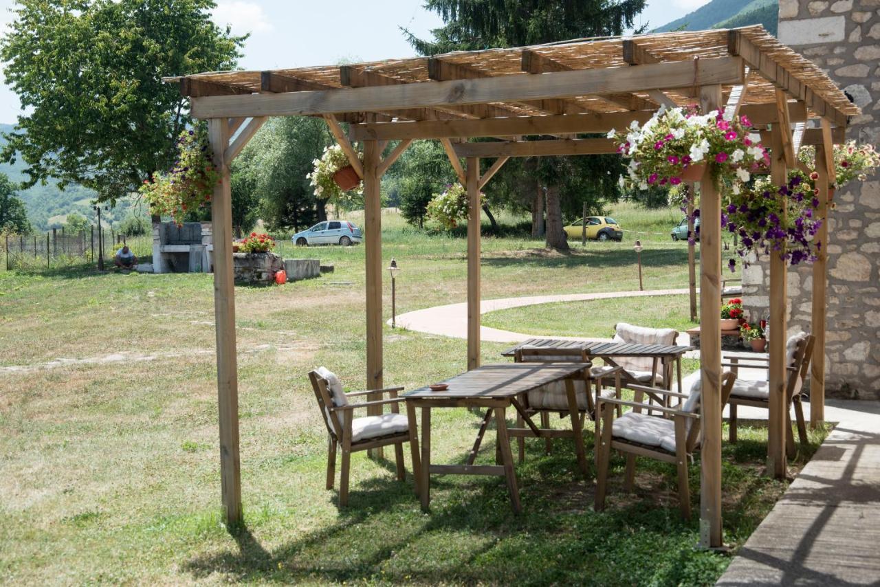 Agriturismo La Commenda-Adults Only กาสเชีย ภายนอก รูปภาพ