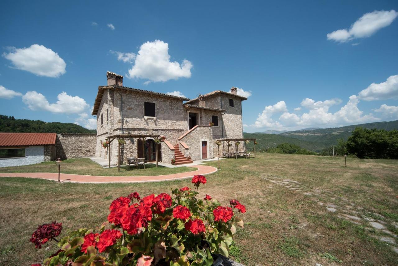 Agriturismo La Commenda-Adults Only กาสเชีย ภายนอก รูปภาพ
