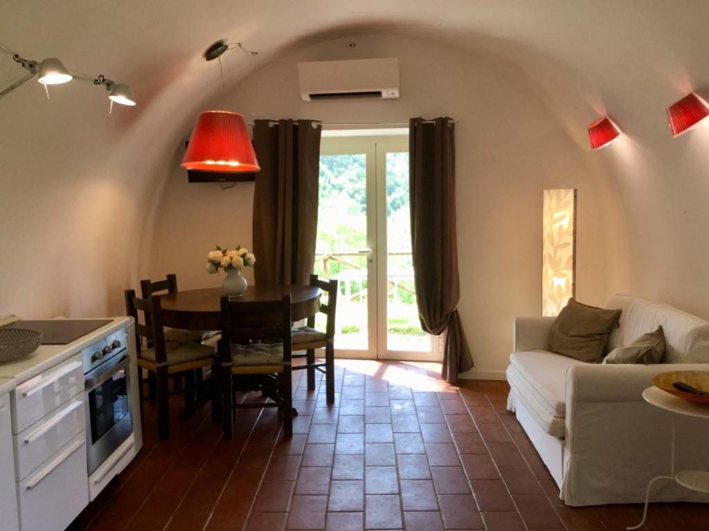 Agriturismo La Commenda-Adults Only กาสเชีย ภายนอก รูปภาพ